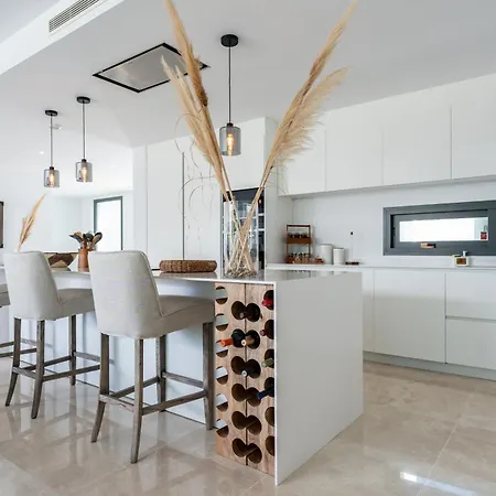 Lujosa Con Vistas Al Mar מארבלה