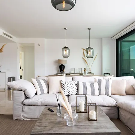 Lujosa Con Vistas Al Mar וילה מארבלה