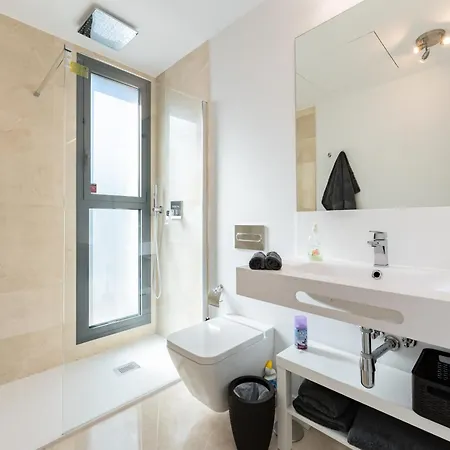 Willa Lujosa Con Vistas Al Mar